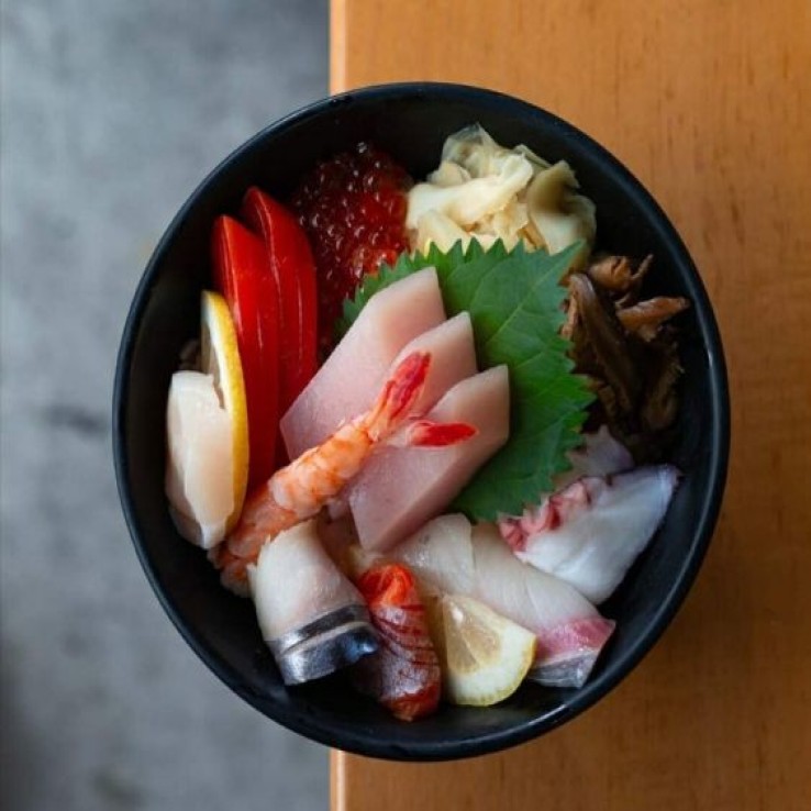 Assorted Chirashi Sushi (10 Pcs)